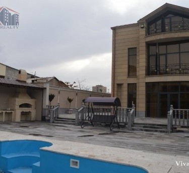 Universal place, Yerevan, Downtown - 1
